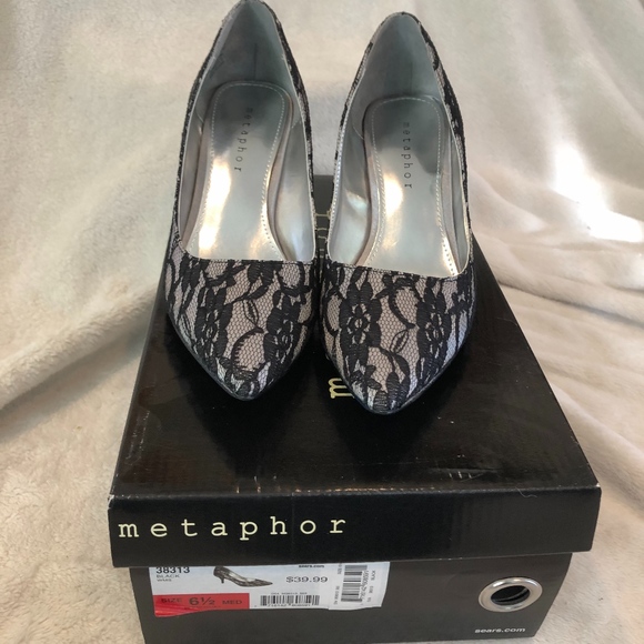 Metaphor Black Lace Heel NEW! - Picture 4 of 5